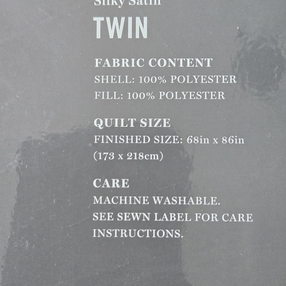 Martha Stewart Collection Silky Satin Twin Quilt. - Picture 2 of 3